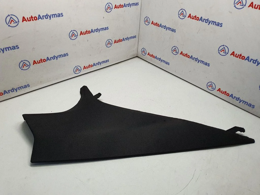 (C) pillar trim 8079323