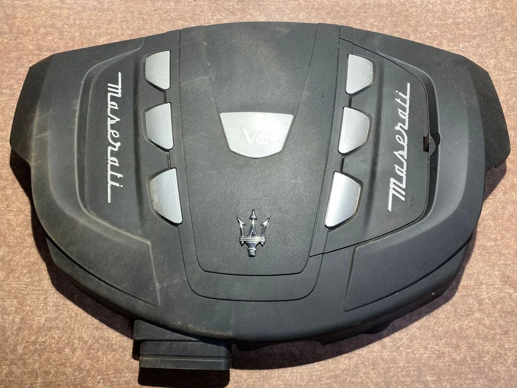 Mootori kate (kaunistus) 670005145 – Maserati Ghibli (2013-)
