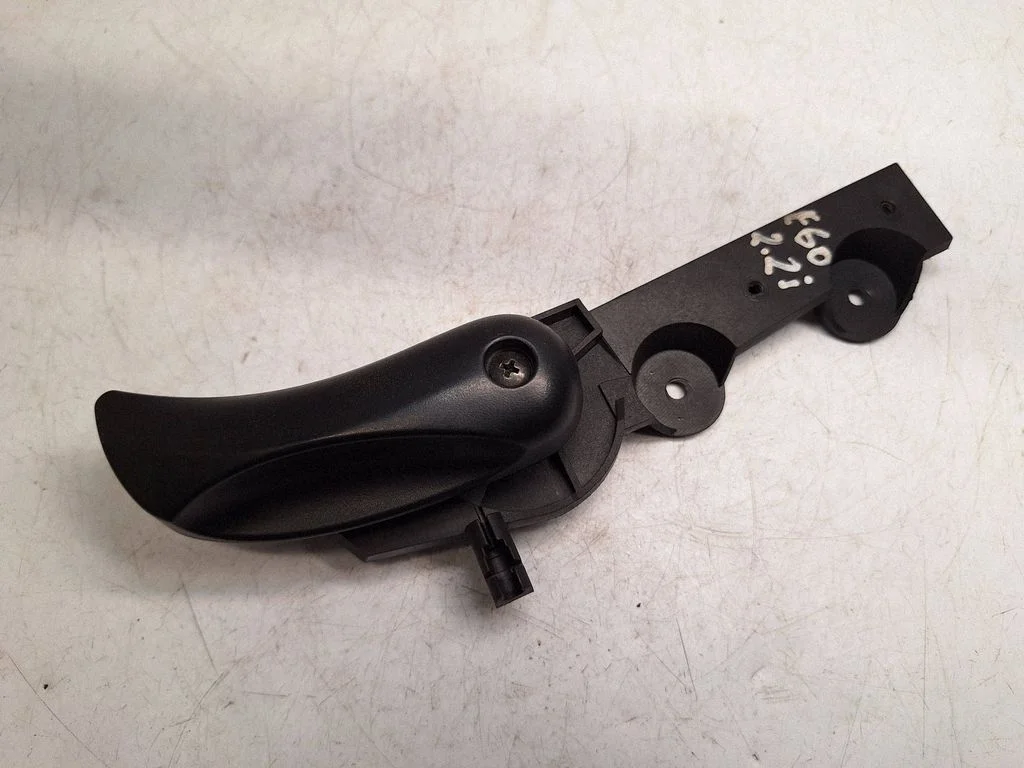 Engine bonnet (hood) release handle 51437052579