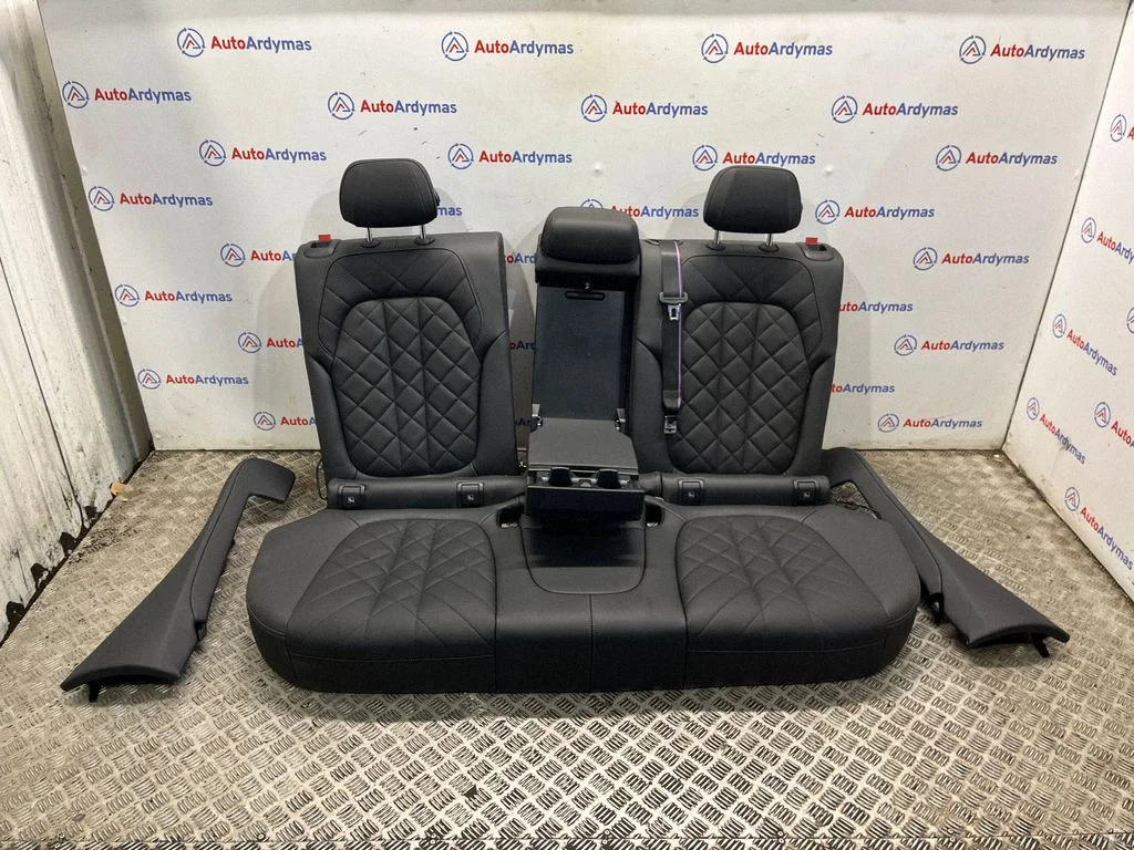 Rear seat 8493598
