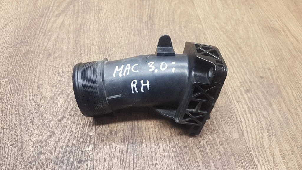 Air intake duct part – Porsche Macan (95B) (2019-)