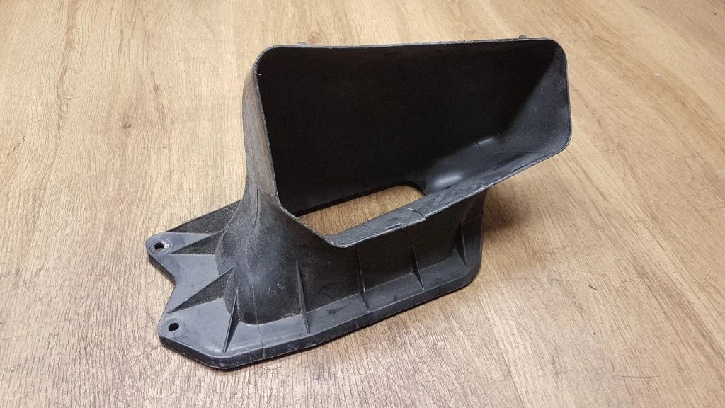 Air intake duct part – Porsche Macan (95B) (2019-)
