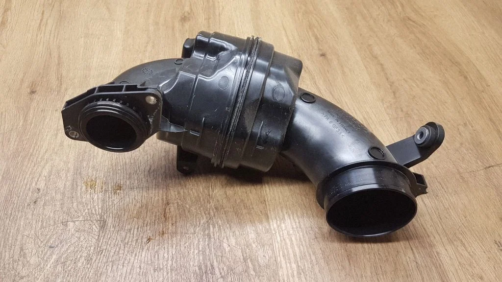 Air intake duct part 31370245