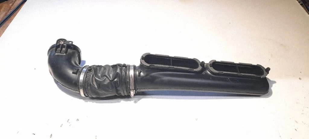 Air intake duct part JPLA9H707AA