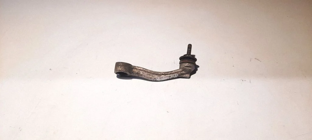 Priekinė stabilizatoriaus traukė