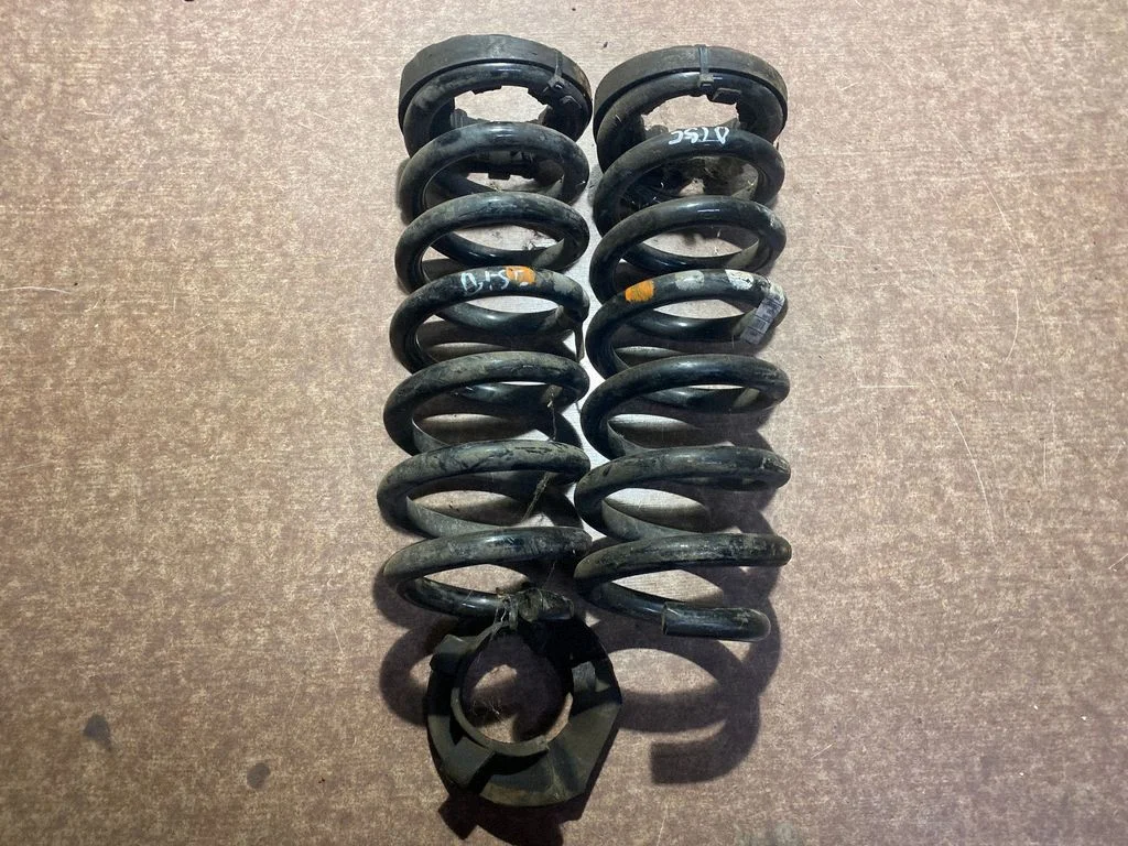 Tagumine keerdvedru FK725B749HB