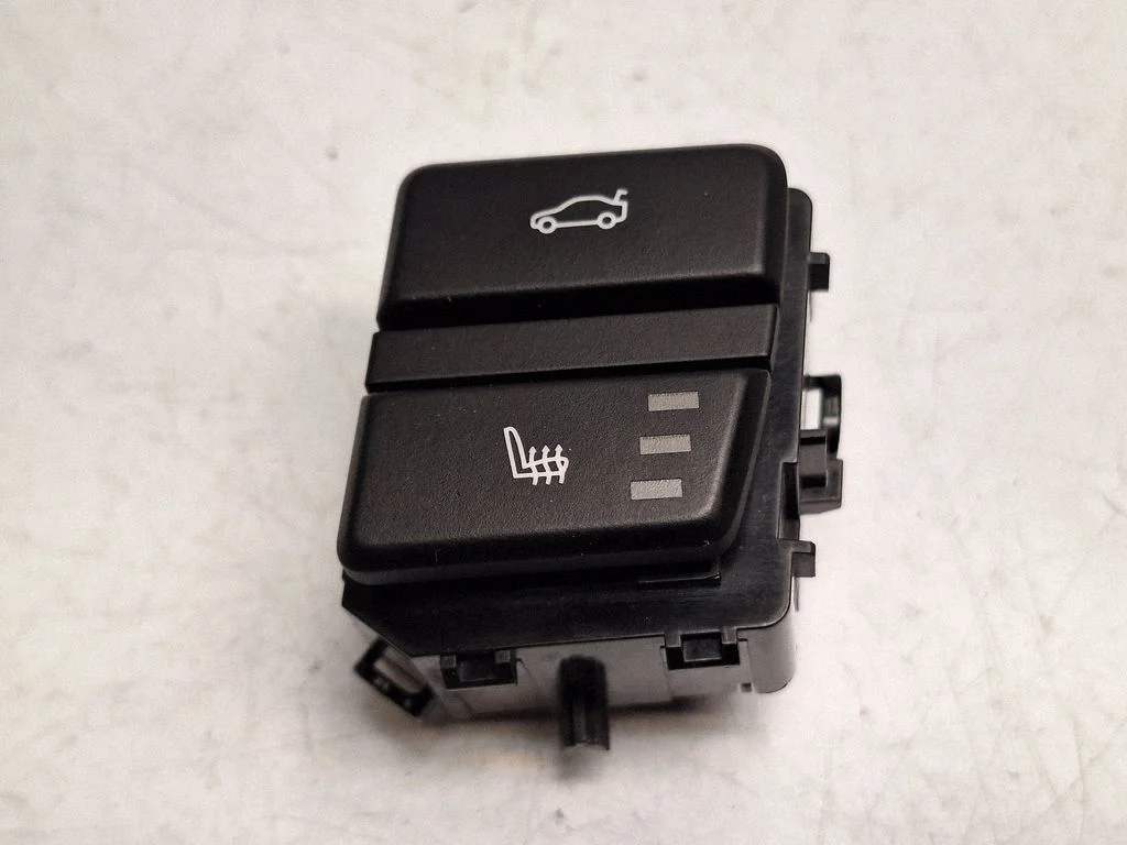 Seat heating switch 9137906