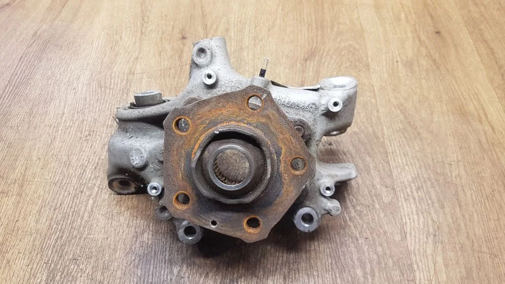 Tagumine rumm 80A505460B