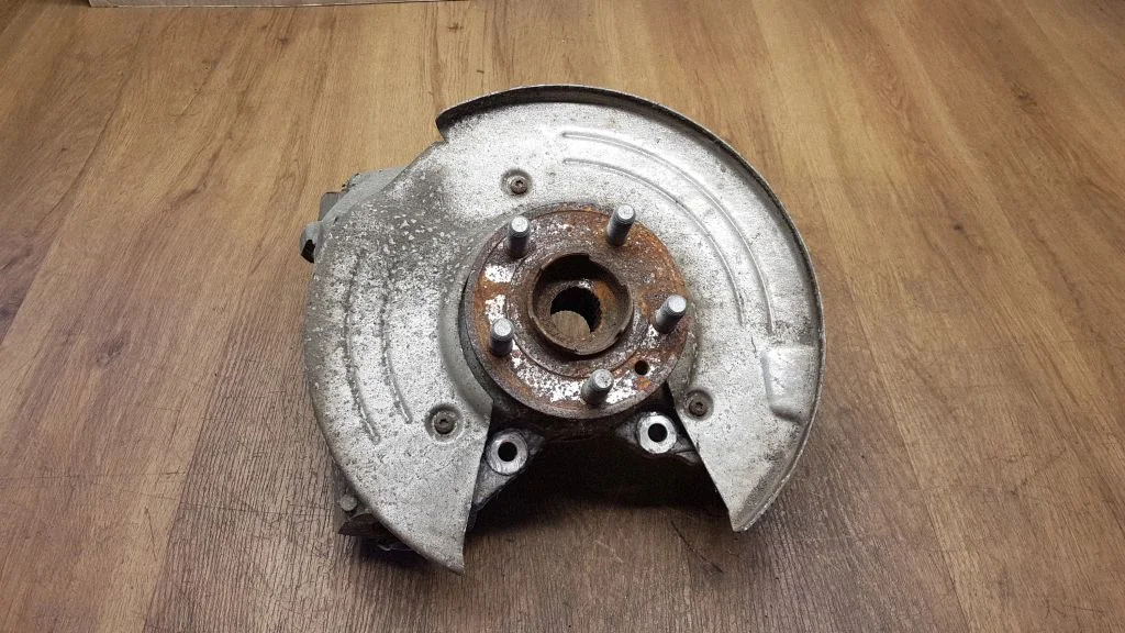Rear wheel hub T4A1018