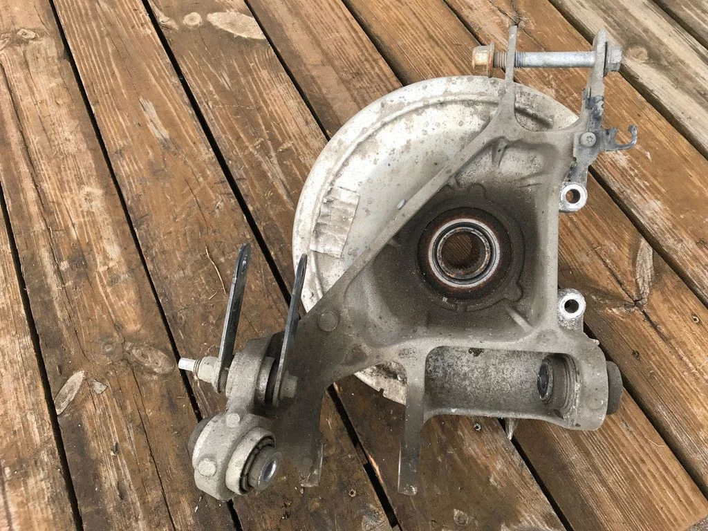 Rear wheel hub JPLA5A970AB