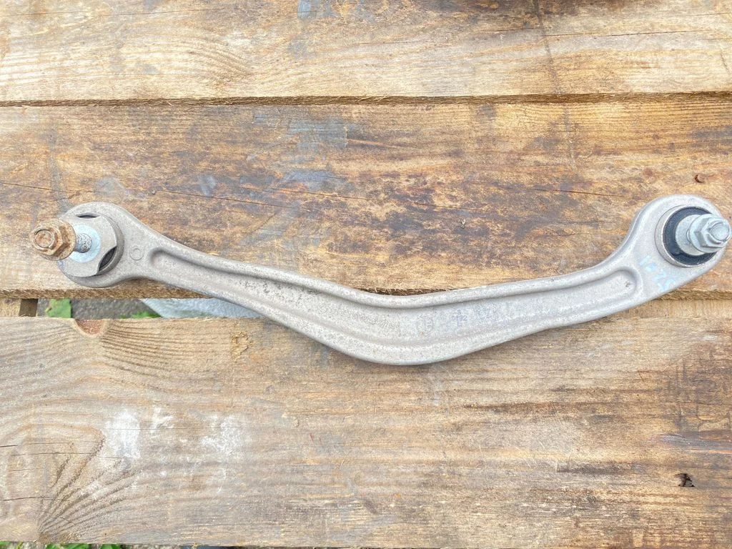 Tagumine õõtshoob A2213520005