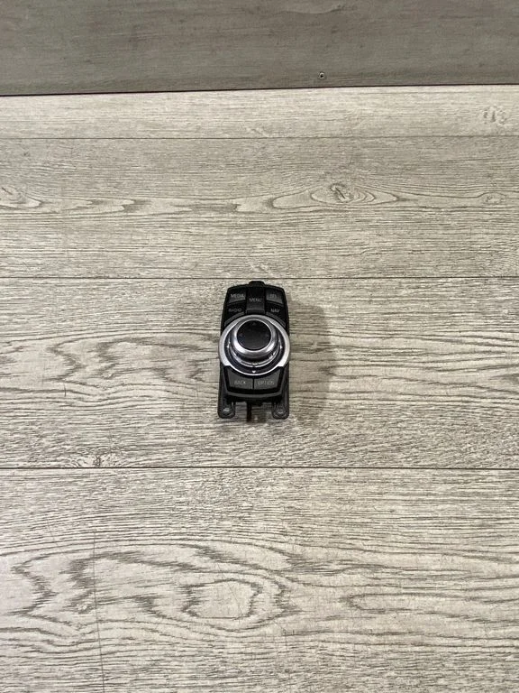 Multimeedia juhtplokk – BMW 3-seeria F30 F35 F31 (2012-2018)