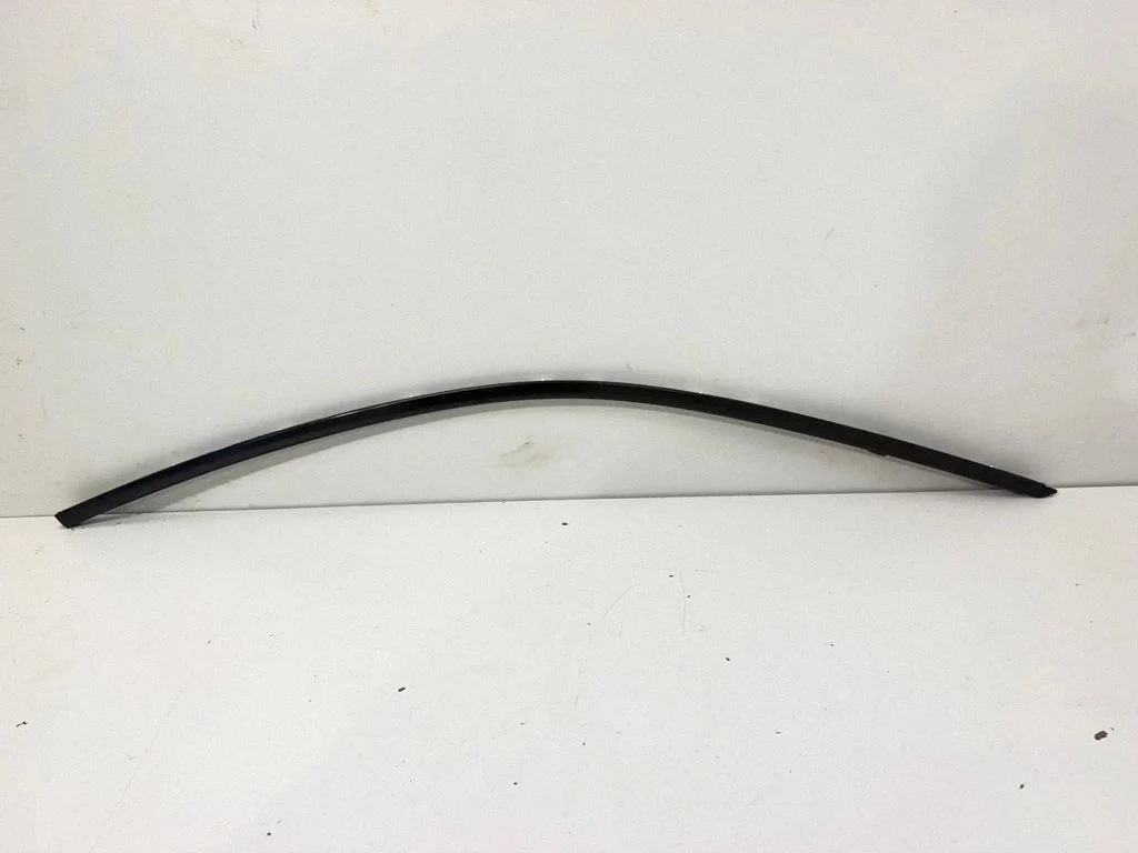 Esiukse klaasi liist – BMW 4-seeria F32 F33 (2013-2020)