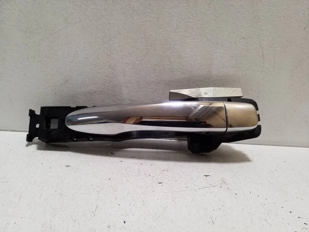 Rear door exterior handle – left