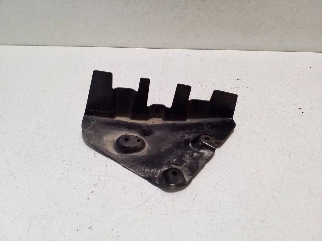 Front bumper mounting bracket – left
