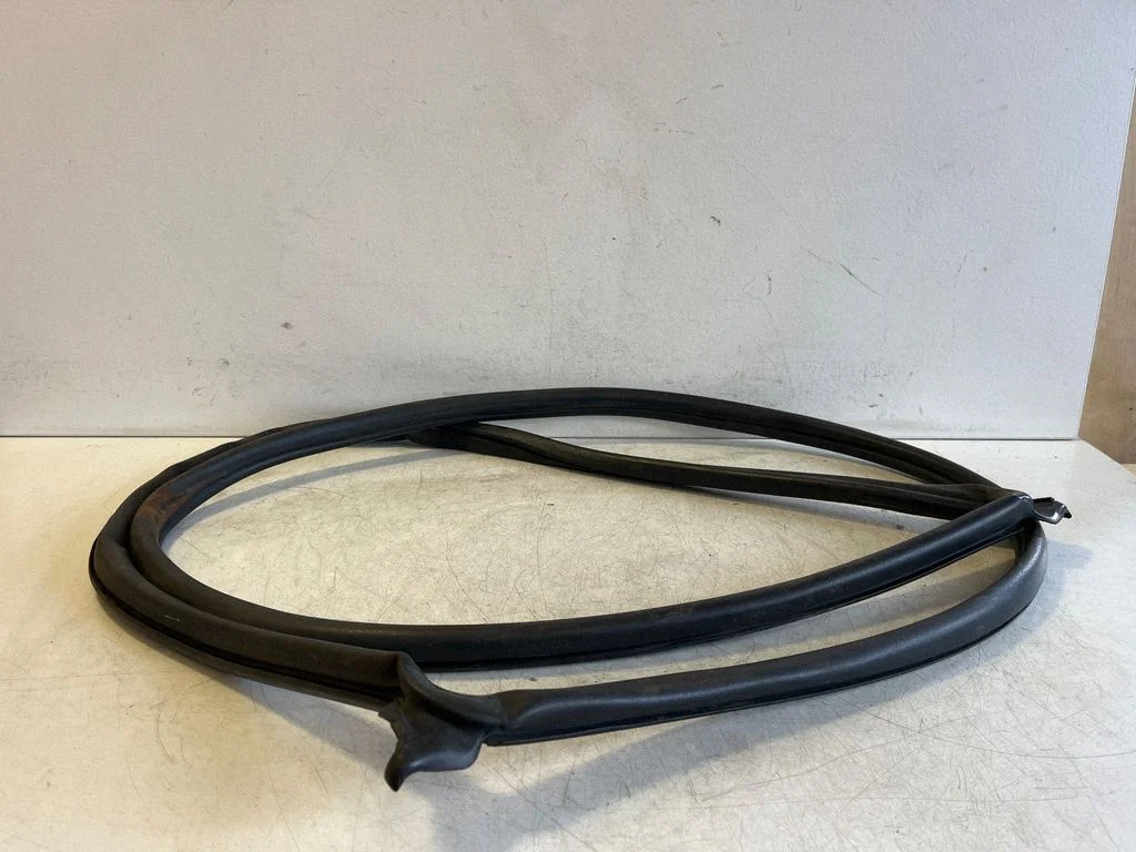 Mootoriruumi tihend – Volkswagen Touareg I (2002-2010)