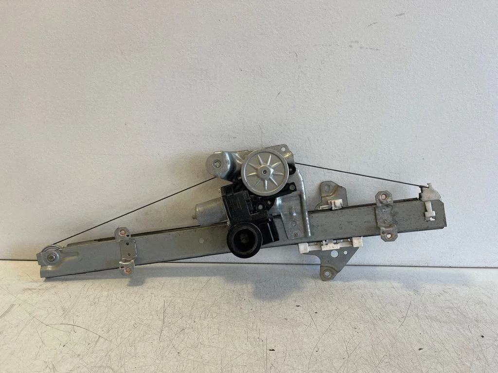 Front door window regulator with motor 807515XA0A