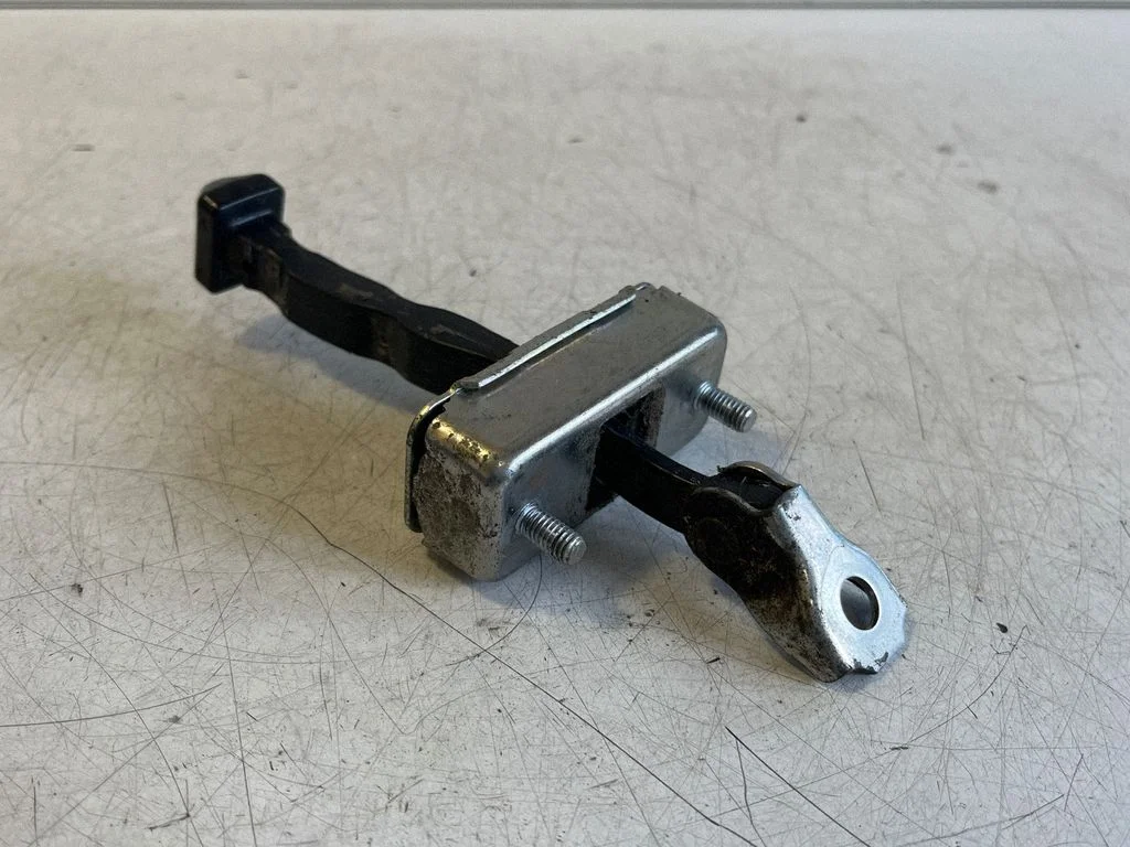 Front door check strap stopper A4707202700