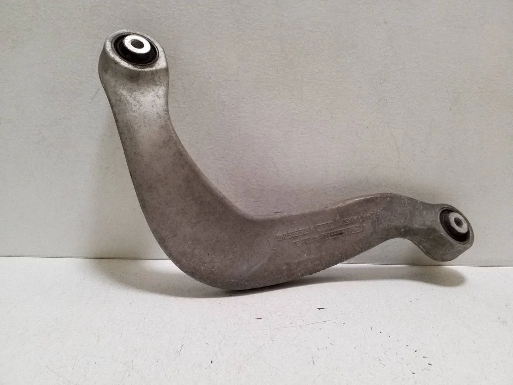 Tagumine õõtshoob 8K0505323H