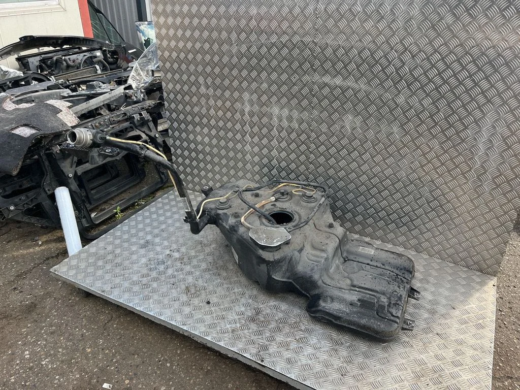 Degvielas tvertne – Porsche Macan (95B) (2014-2018)