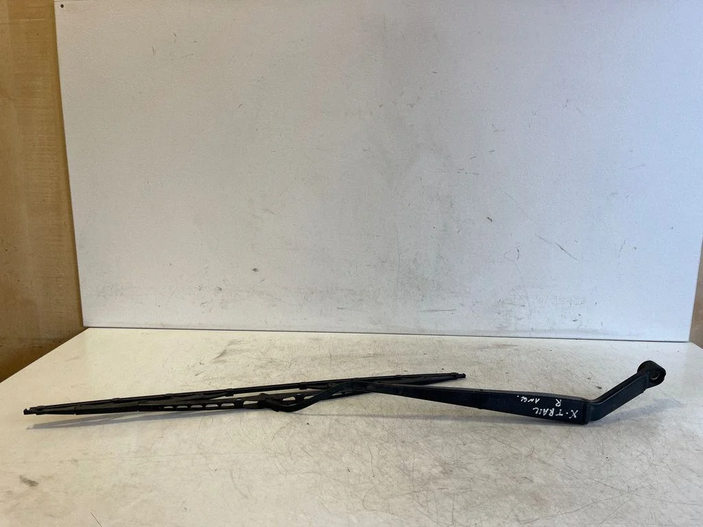 Front wiper blade arm – right