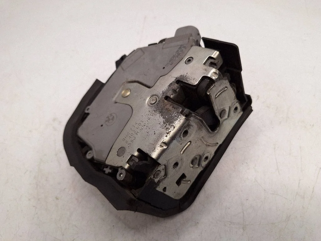 Rear door lock – BMW X5 E53 (1999-2006)