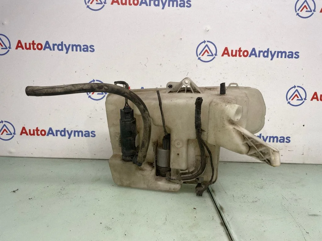 Windshield washer fluid reservoir/tank – BMW 5 Series E60 E61 (2004-2010)