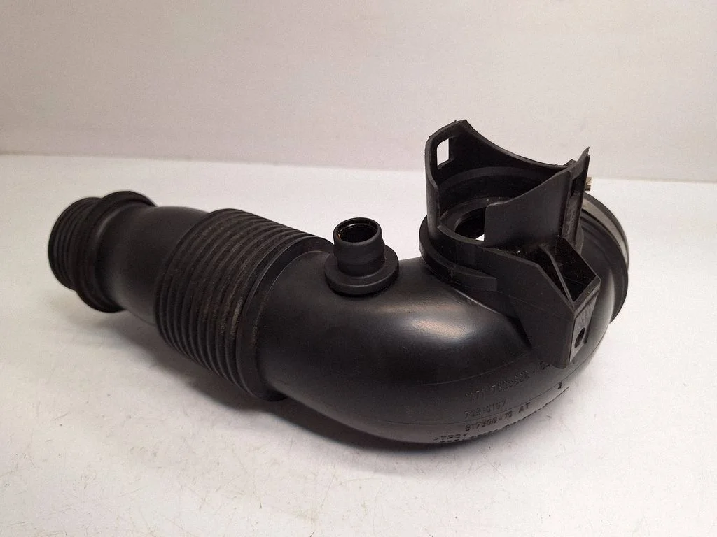 Air intake duct part 13717605638