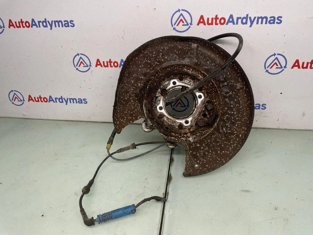 Aizmugurējais rumbas turētājs (šķautne) 6770905