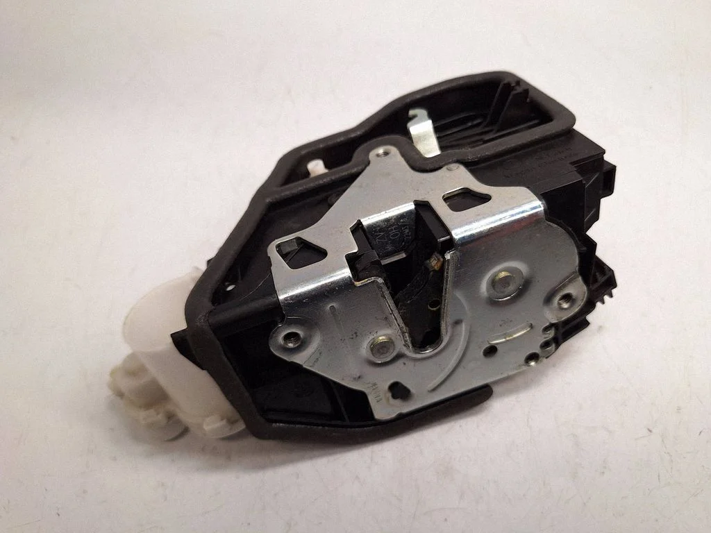 Esiukse lukk – BMW X3 F25 (2010-2017)