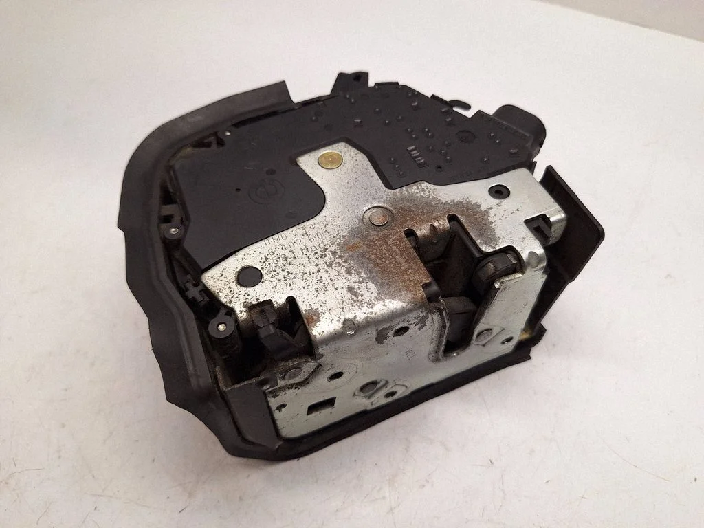 Rear door lock – BMW X5 E53 (1999-2006)