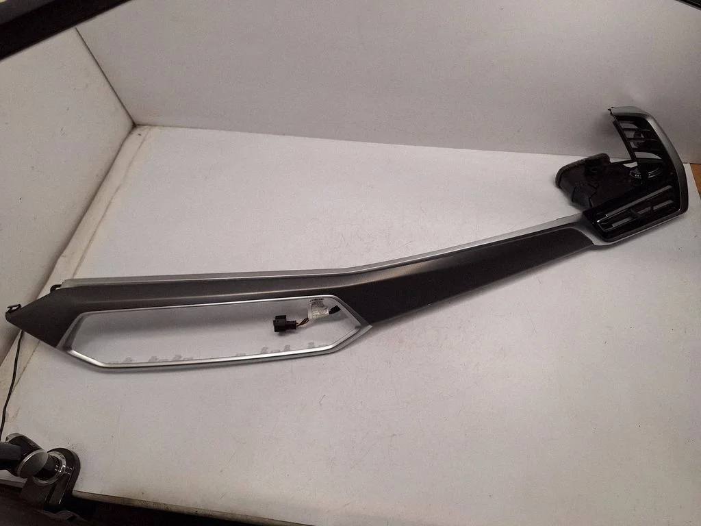 Dashboard glove box trim 9399470