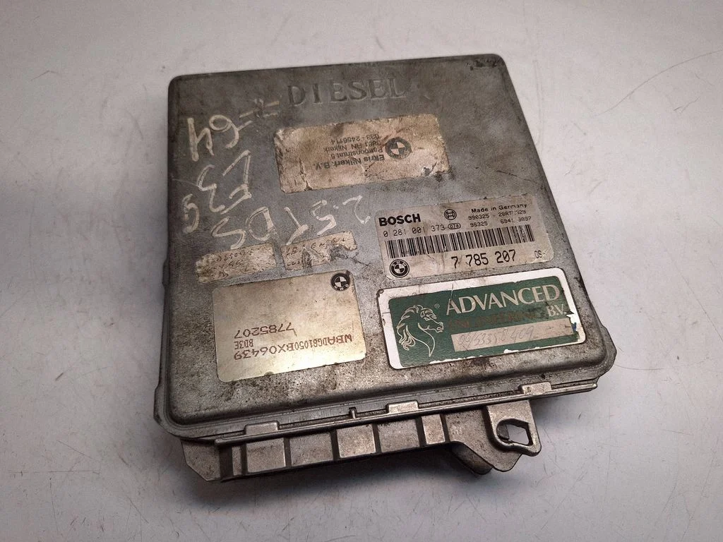 Dzinēja vadības bloks 7785207