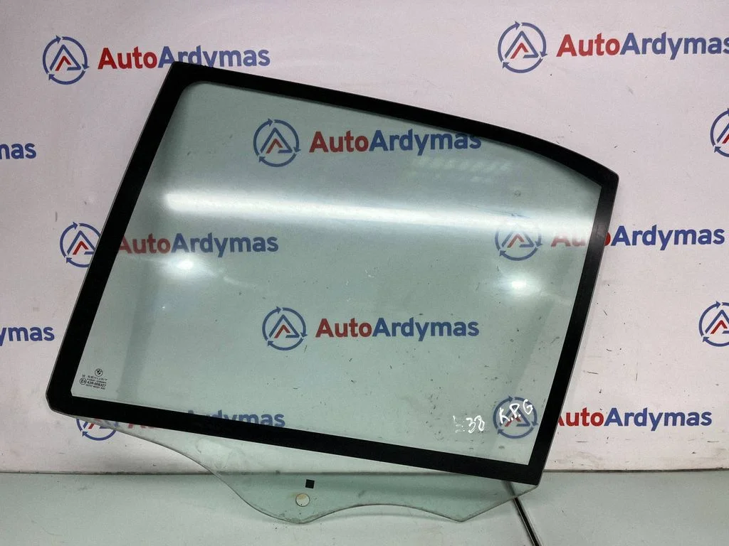 Rear door window glass 8174643