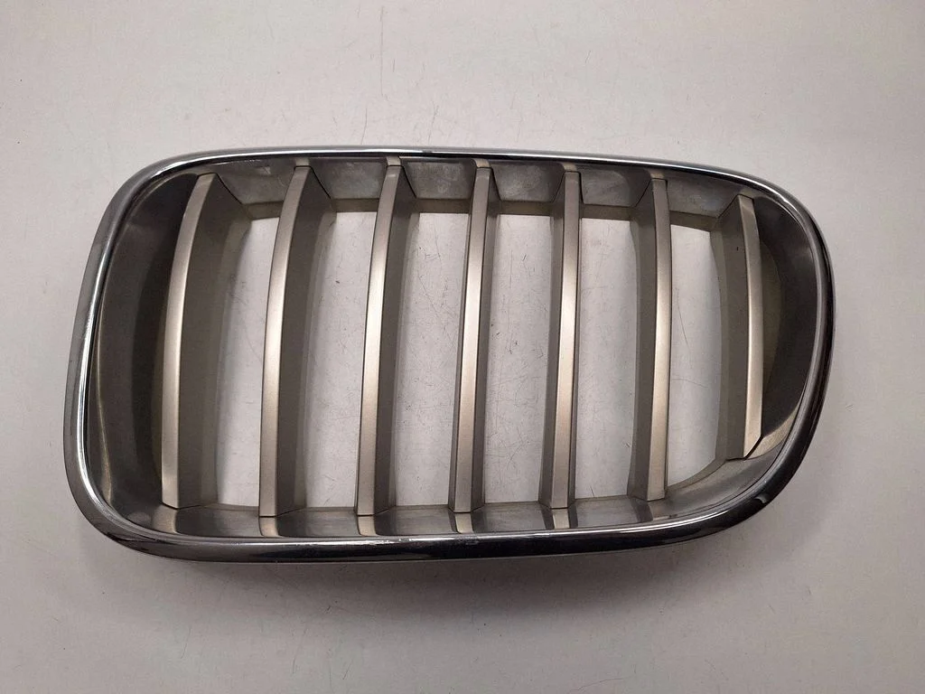 Front grill 51117237421