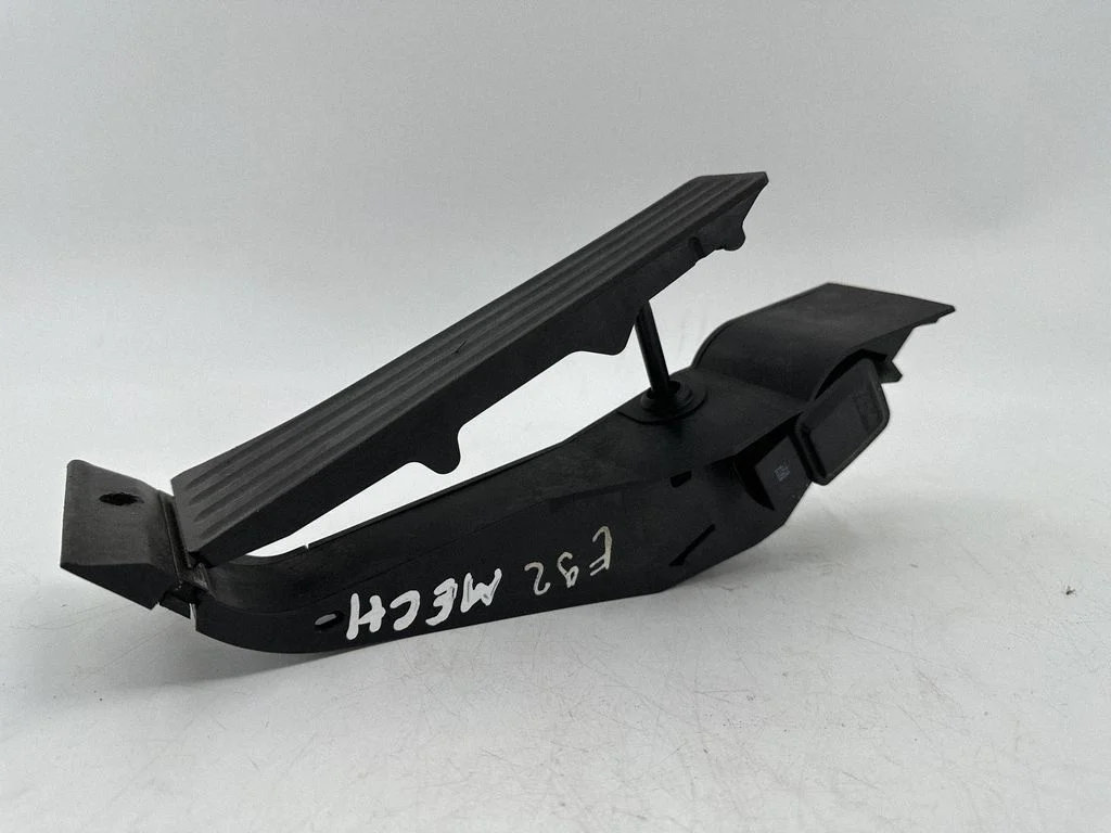 Gaasipedaal – BMW 3-seeria E92 E93 (2005-2014)