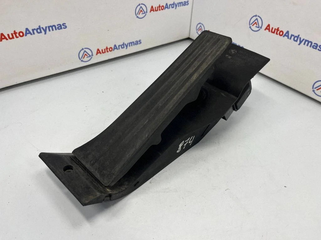 Gaasipedaal – BMW 5-seeria E60 E61 (2004-2010)