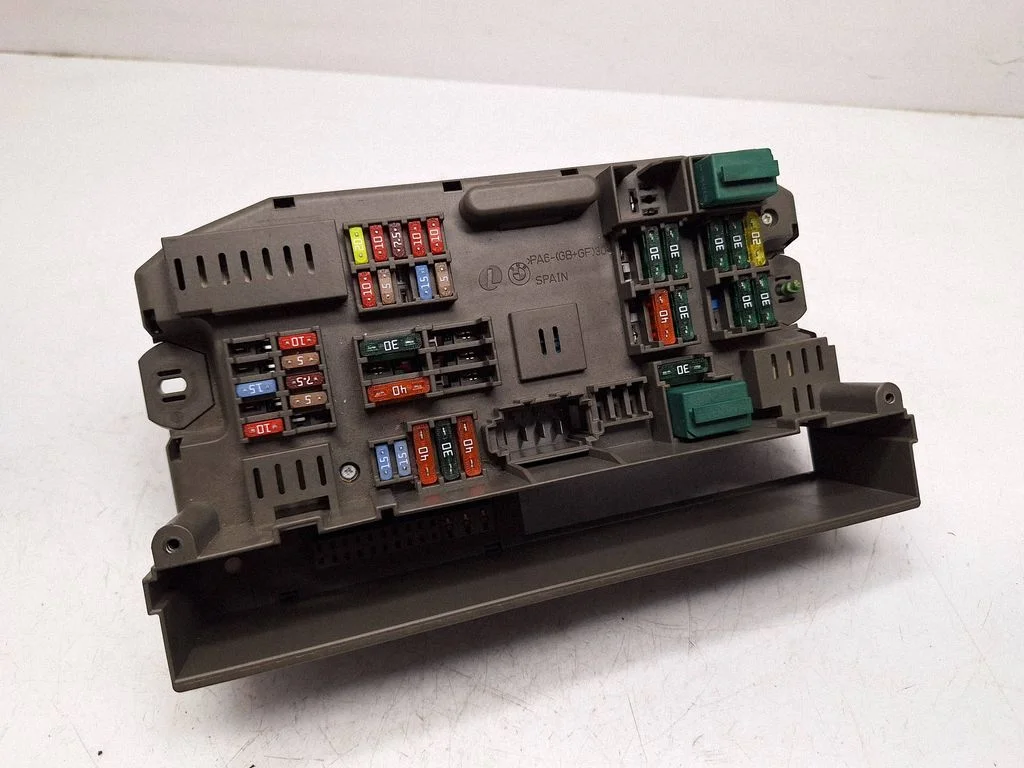 Drošinātāju bloks 6931689