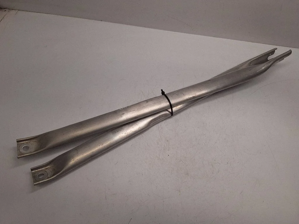 Kita variklio skyriaus detalė