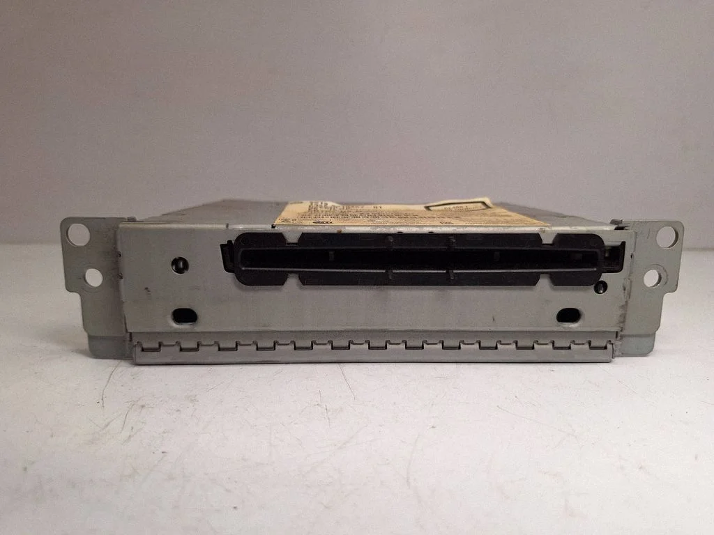 Radio/CD/DVD/GPS head unit 65129310467