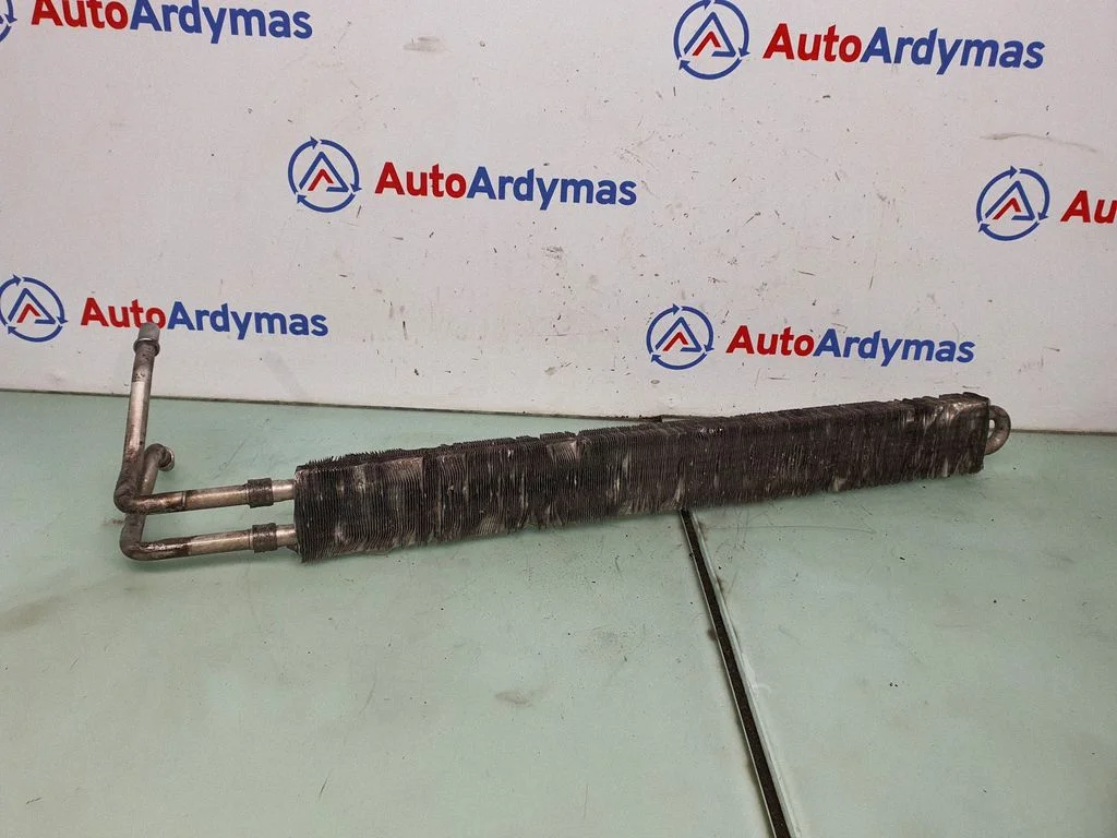 Roolivõimendi radiaator 7801944