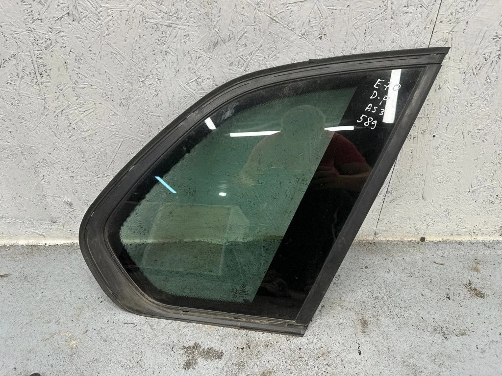 Rear side window 7207884