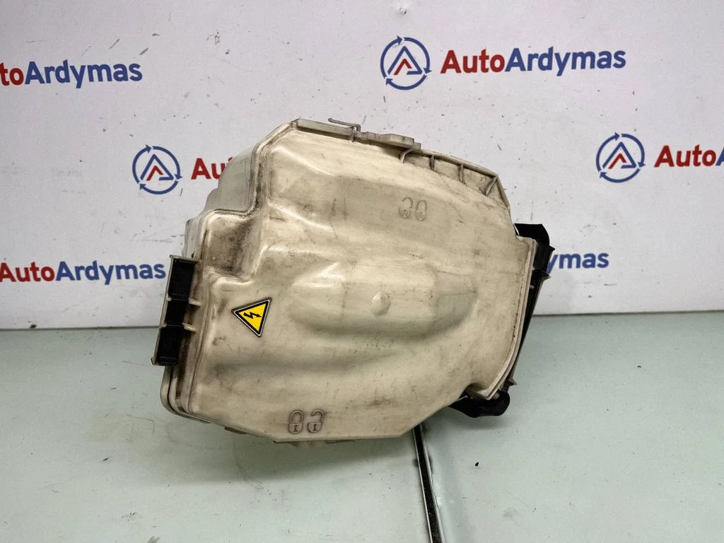 Cita motora nodalījuma detaļa 7584146