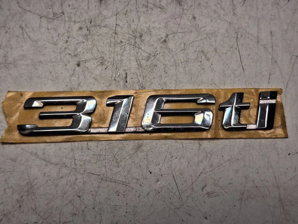 Tootja embleem / mudelitähed 51141977249 – BMW Z3 E36 (1994-2002)