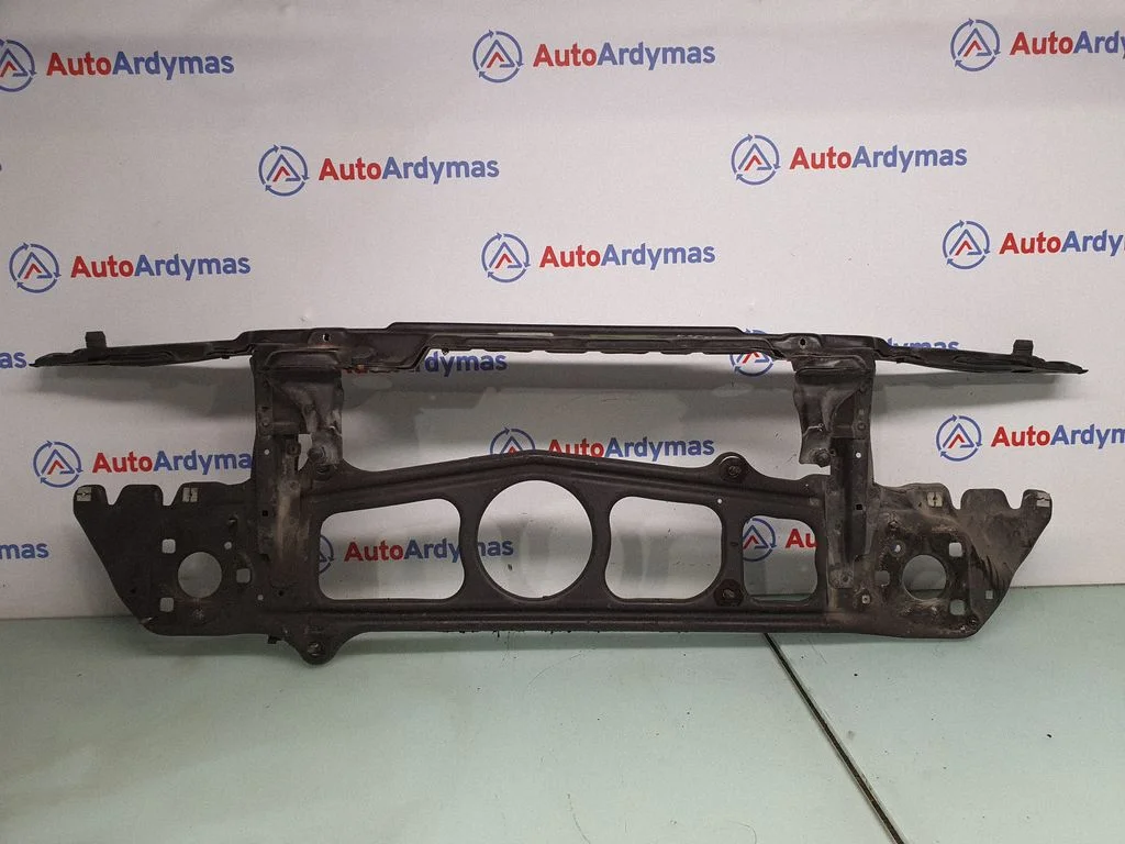 Radiatoru paneļa augšējā daļa 8159610