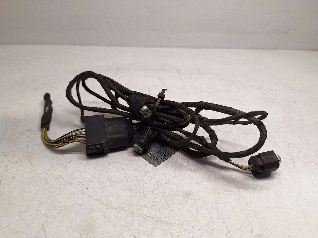 Parking sensor (PDC) wiring loom – BMW 5 Series E60 E61 (2004-2010)