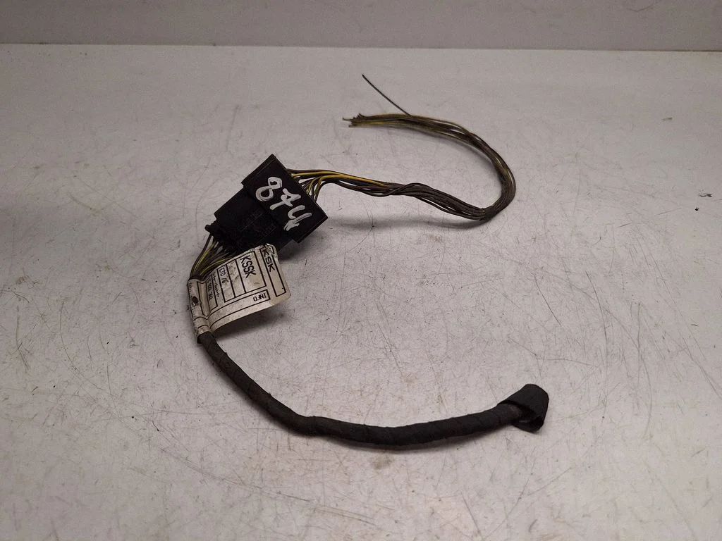 Parking sensor (PDC) wiring loom – BMW 5 Series E60 E61 (2004-2010)