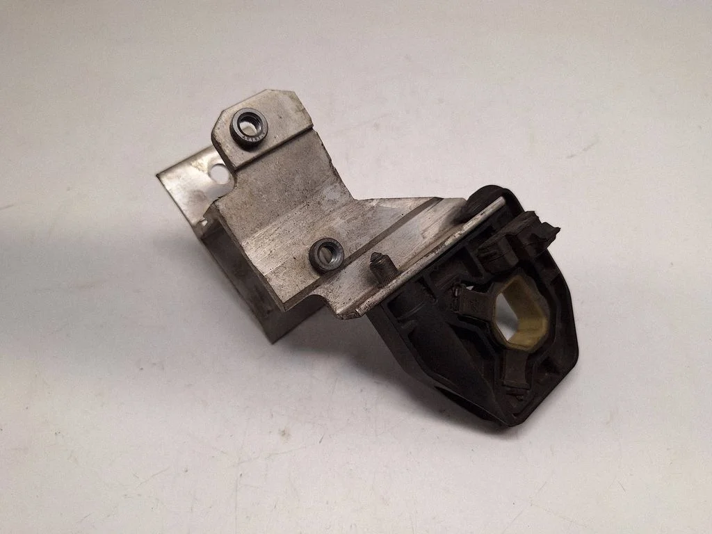 Radiator mount bracket 7600541