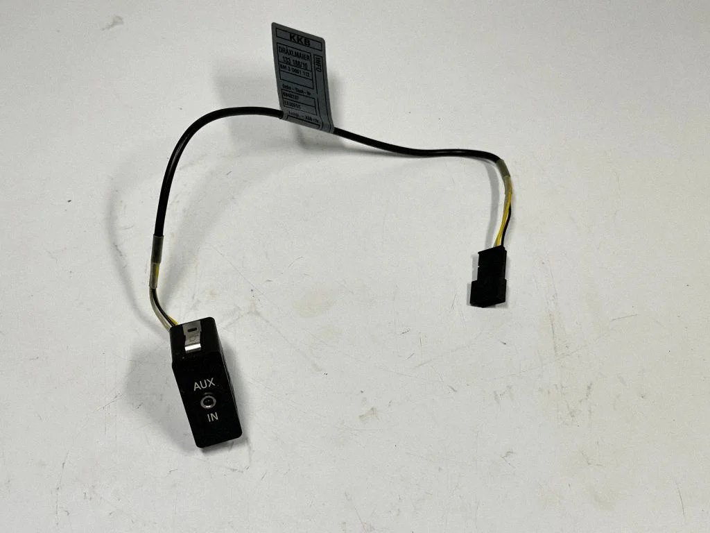 AUX ligzda – BMW 3. sērija E90 E91 (2005-2012)