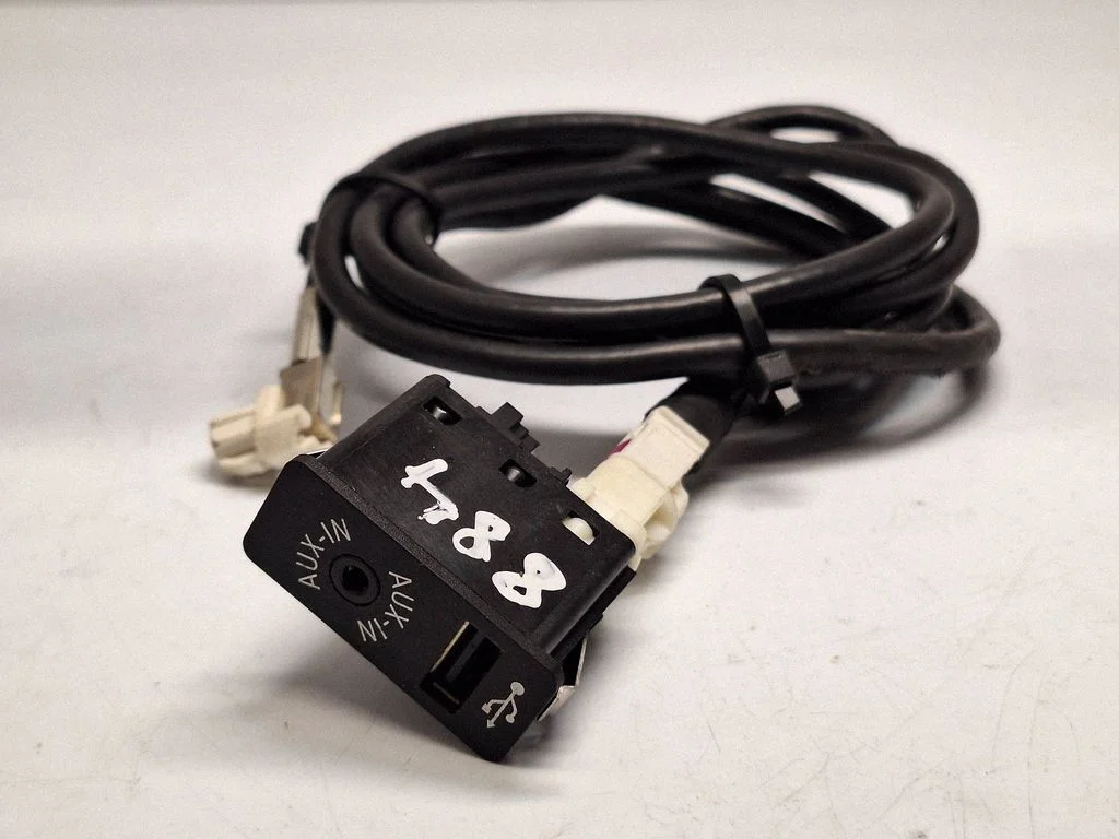 USB-pesa 84109266607 – BMW i3 (2013-)
